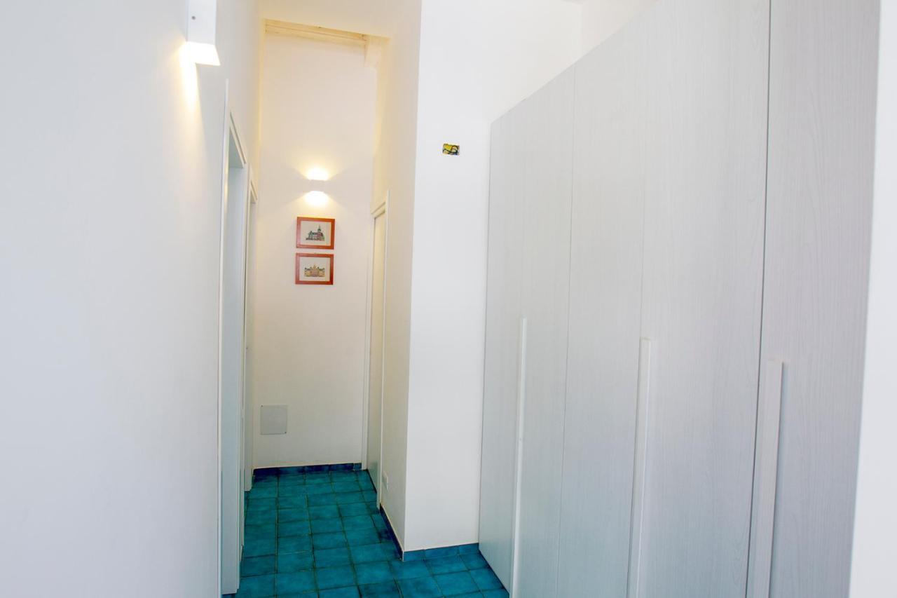 パリヌロ Donnasilia Bed & Breakfast エクステリア 写真