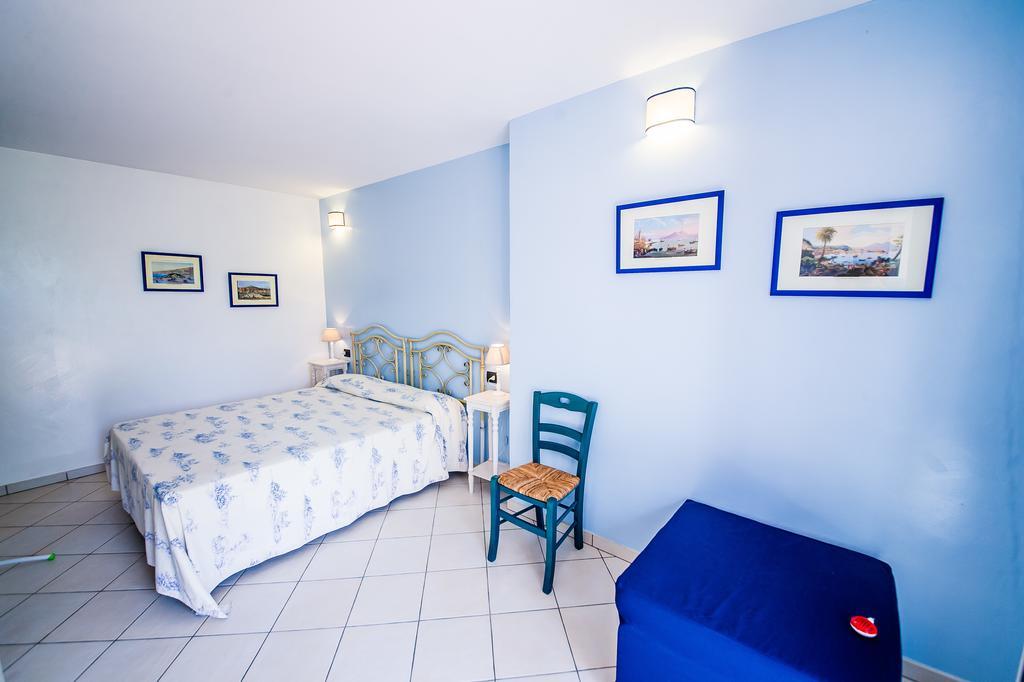 パリヌロ Donnasilia Bed & Breakfast エクステリア 写真