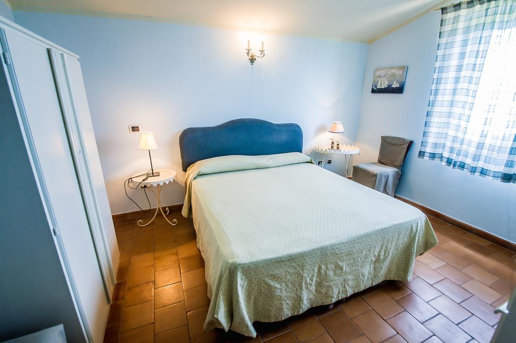 パリヌロ Donnasilia Bed & Breakfast エクステリア 写真
