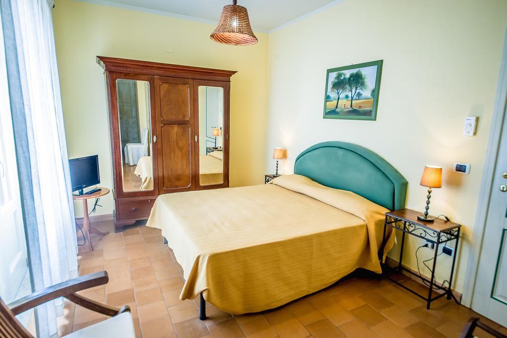 パリヌロ Donnasilia Bed & Breakfast エクステリア 写真